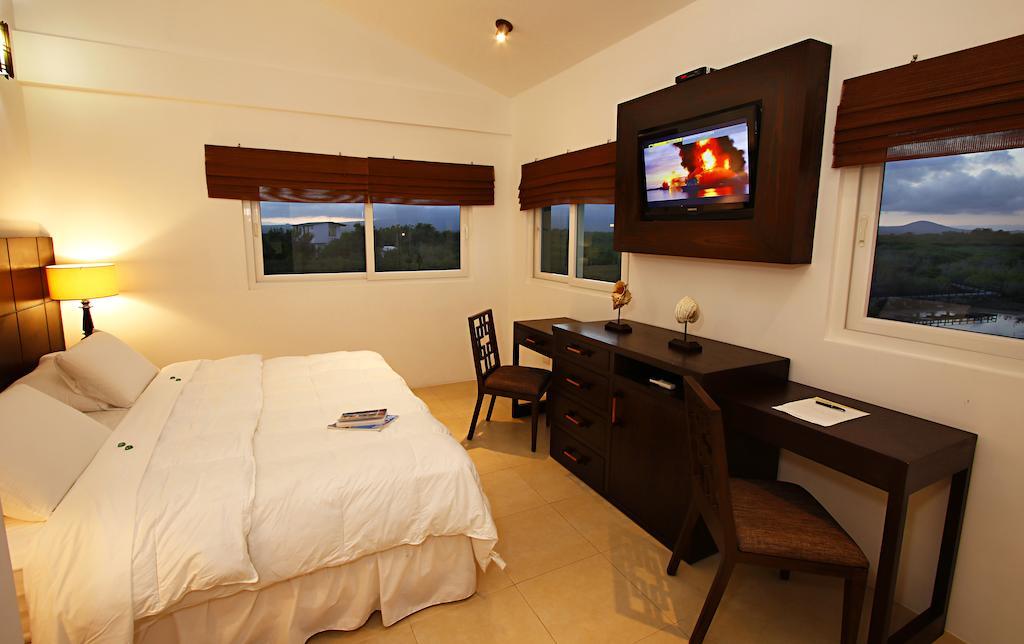 Iguana Crossing Boutique Hotel Puerto Villamil Værelse billede