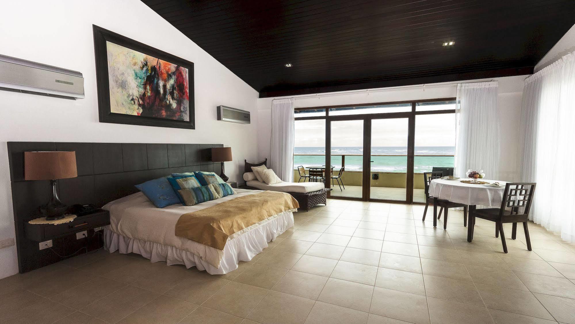 Iguana Crossing Boutique Hotel Puerto Villamil Eksteriør billede