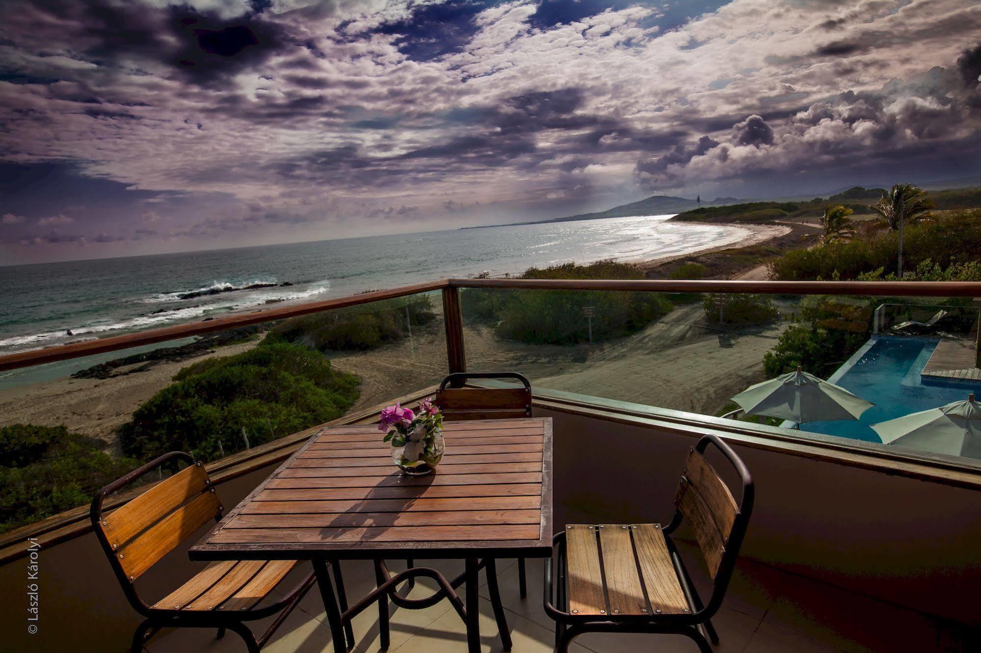 Iguana Crossing Boutique Hotel Puerto Villamil Eksteriør billede